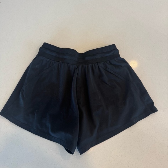 Fabletics Everyday Short - Picture 4 of 4